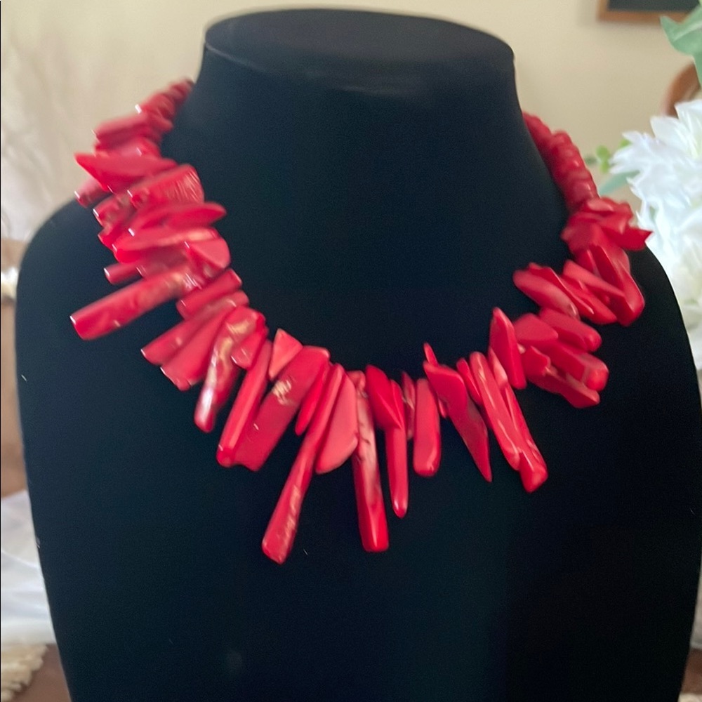 Vintage Elegant Red Coral Necklace